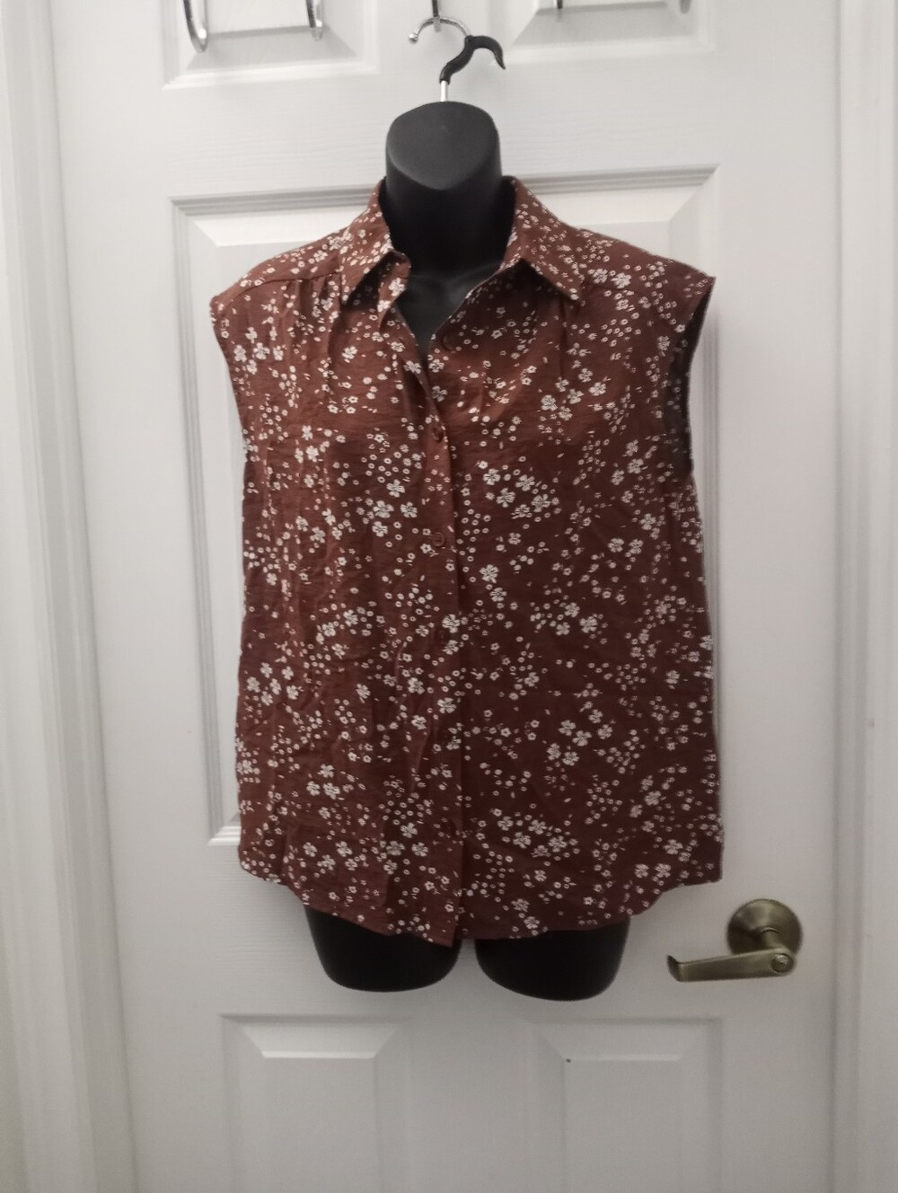 👠NWT REITMANS Blouse👠